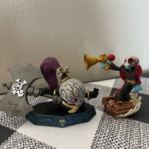 Skylander skull figures